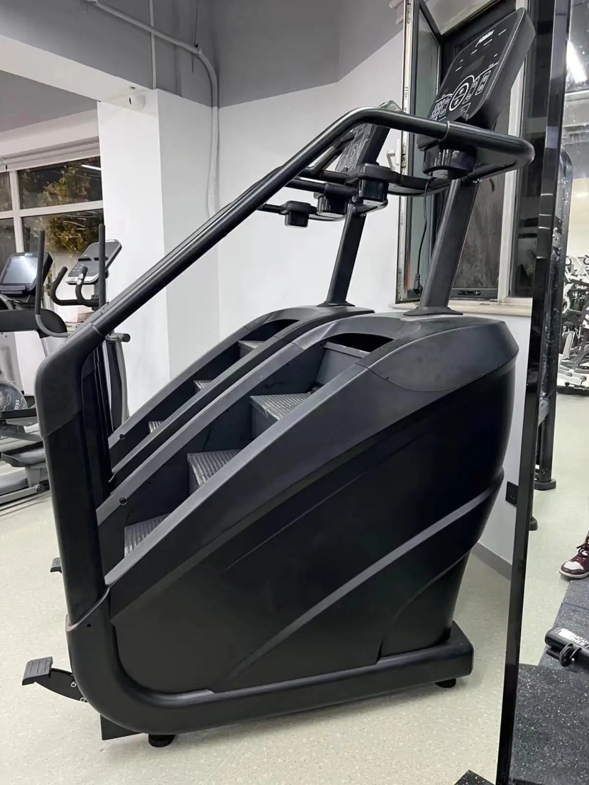 SK New Design Cardio Series Stair Machine Powered Electric Ladder Climbing Machine for Home Use-Stair Master